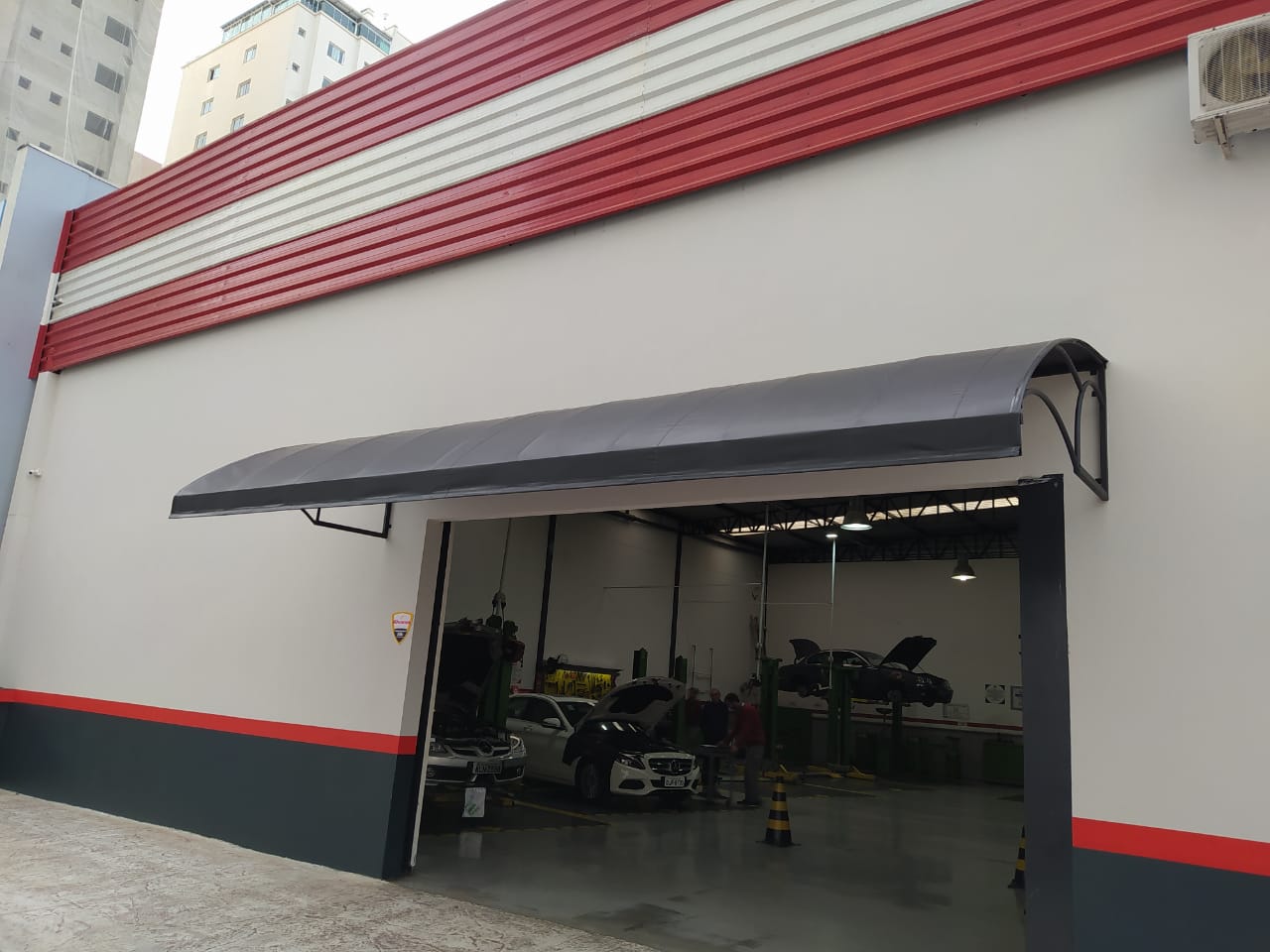 Foto de toldo instalado pela Paraná Toldos